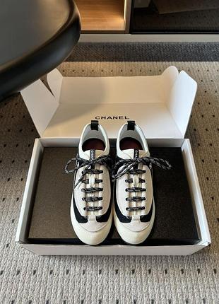 Женские кроссовки chanel 26ss черно-белые кожаные в стиле ретро натуральная кожа