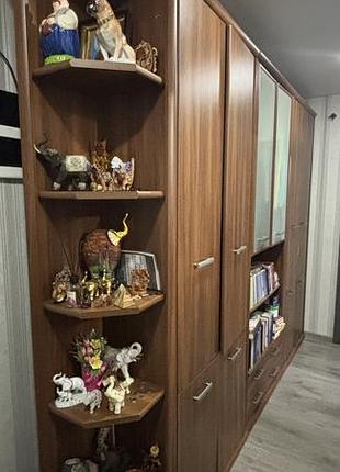 Меблева стінка в гарному стані 2