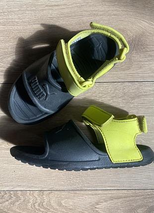 Сандалі, босоніжки