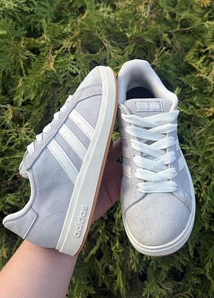 Кросівки adidas 35,5р(22,5см)
