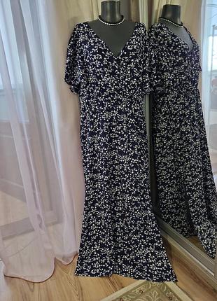Комфортное с разрезом на ноге платье 👗 большого размера