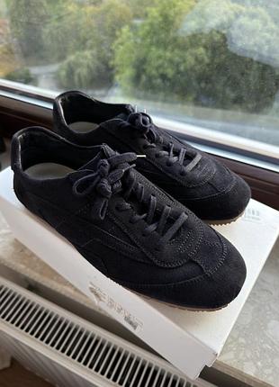 Кросівки cos 3