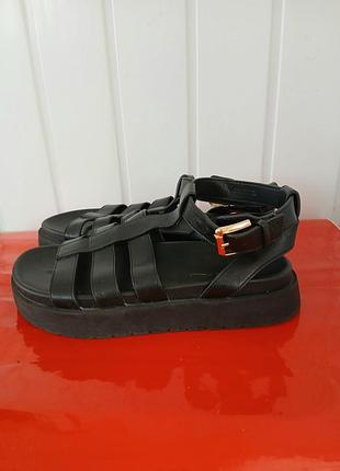 Босоножки из экокожи bershka 3