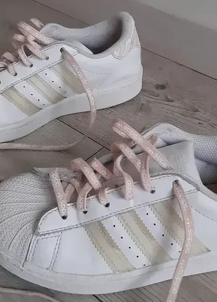 Шкіряні кросівки adidas (p.33)