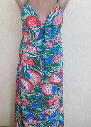 Яскрава літня сукня міді від бренду fatface моделі phoebe blue watermelons.