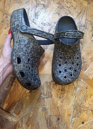 Оригинальные шлепанцы crocs m9 w11