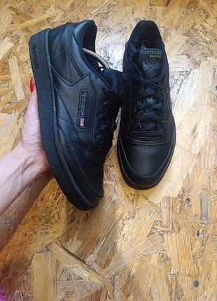 Оригінальні демісезонні шкіряні кросівки reebok classic