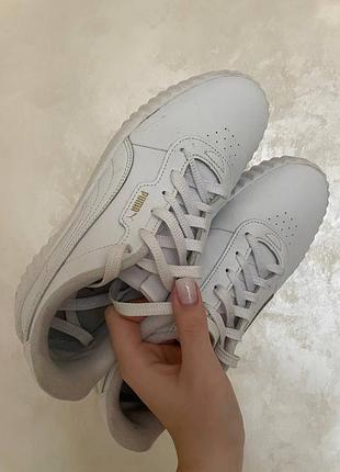 Продаю кросівки від puma була декілька разів дуже зручні але завеликі,розмір 41, стан хороший, шкіряни білого кольору