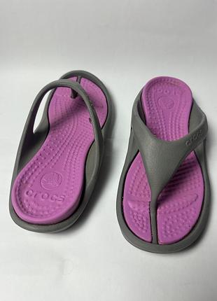 Фірмові шлепанци crocs 2