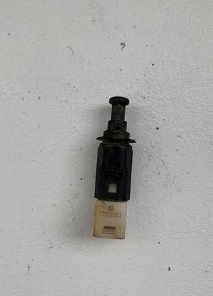 Датчик стоп сигналу 4 контакта renault clio 2 7700414988