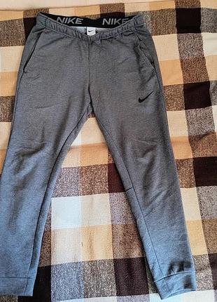 Штаны спортивные nike dri-fit tapered training pants