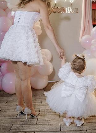 Фемелі лук мама донька на 1 рік рочок family look xc 74 80 см біла сукня з трояндами квітами фатин