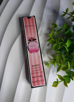 Популярний аромат victoria's secret bombshell 20 мл має квітково-фруктове звучання