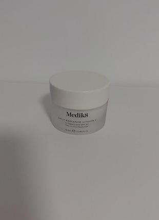 Medik8 daily radiance vitamin c c-tetra spf 30 антиоксидантний крем.