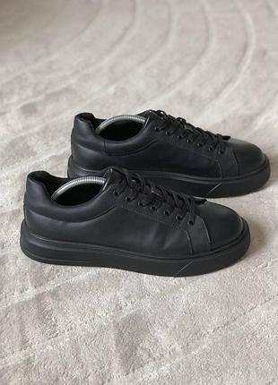 Мужские монохромные кеды zara monochrome chunky trainers 🖤 размер 43