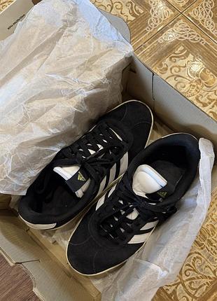 Кросівки adidas 4