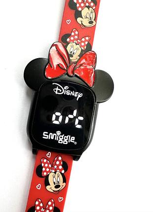 Minnie mouse disney годинник
