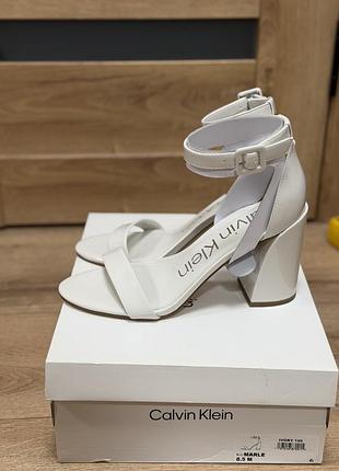 Жіночі босоніжки calvin klein