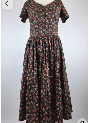 Оригинальное винтажное платье laura ashley  выполненное из темного хлопка с принтом из мелких маков и анемонов.16р