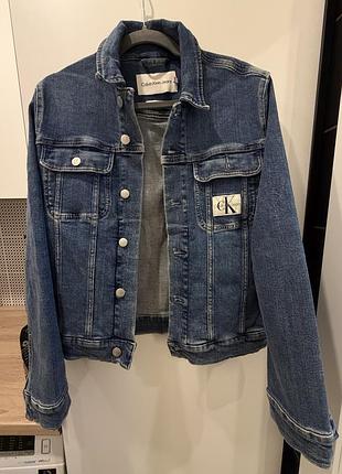 Джинсова куртка calvin klein (s)