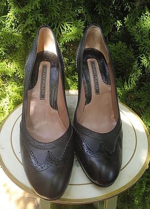 Туфли женские из высококачественной кожи от известного бренда studio pollini ,38 размер, состояние идеальное