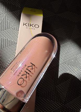 Блиск для збільшення об'єму губ 3d hydra hug couture lip volume shimmery limited edition kiko milano. кіко мілано