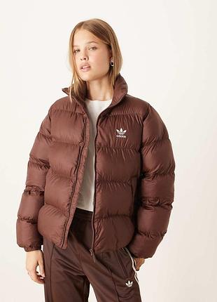Куртка пуховик женская adidas originals оверсайз коричневая (размер l, подойдет на s-m)
