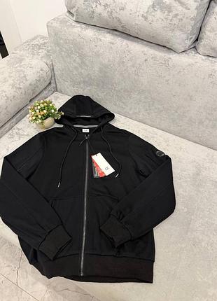 Зіпка від бренду cp company