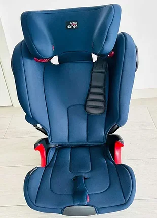 Продам автокрісло-бустер britax-romer kidfix2 r moonlight blue для дітей віком 3-12 років б/у