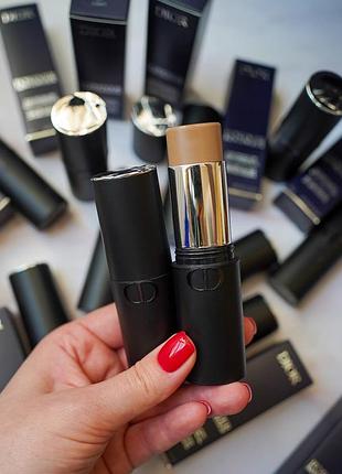 Кремовий скульптор для обличчя forever skin contour stick 01 light