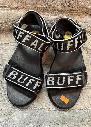Босоніжки жіночі buffalo 38 р.( уст 24 см,платформа 5 см