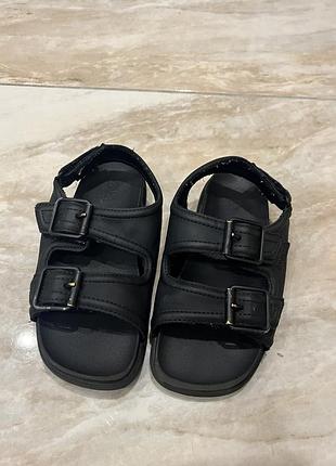 Сандалі zara