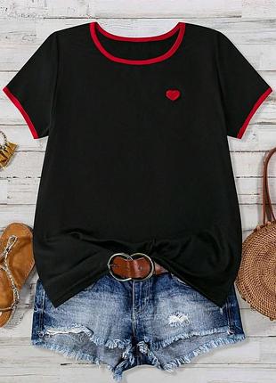 Футболка женская shein xl с коротким рукавом с красным сердечком батал цвет черный