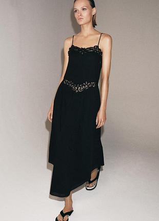 Черное платье от бренда zara