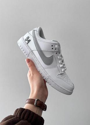 😍 женские кроссовки nike sb dunk low x supreme white/grey