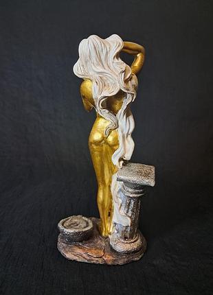 Статуетка дівчина. 3