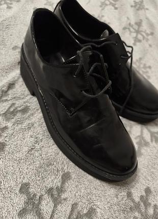 Туфлі 37 stradivarius 10