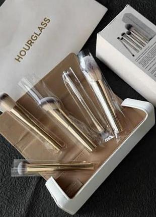 Кісті hourglass 6