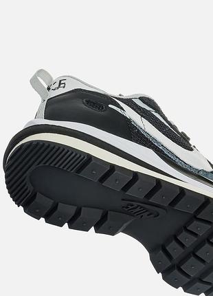 Nike vaporwaffle sacai black white 3