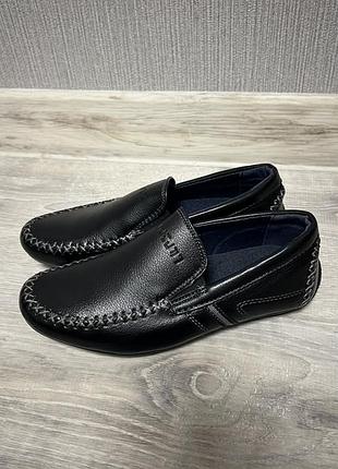 Класичні дитячі мокасини