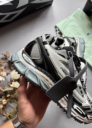 Off-white be right back black white 3