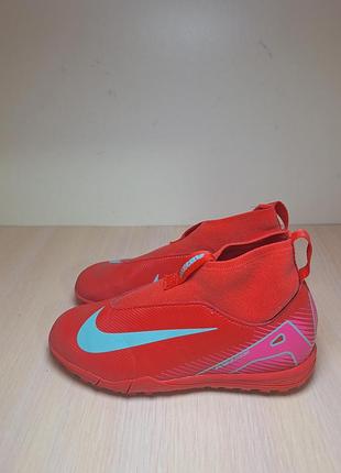 Кросівки ,сороконіжки  nike