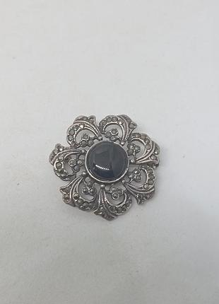 Серебряная брошь