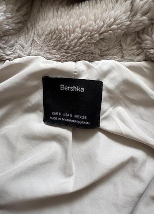 Bershka шубка 3