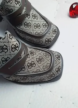 Guess оригінал коричневі лофери на підборах 2
