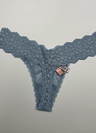 Кружевные трусики стринги victoria’s secret со вставкой