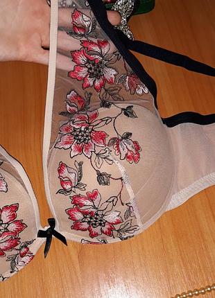 Роскошный бюстгальтер tezenis 8