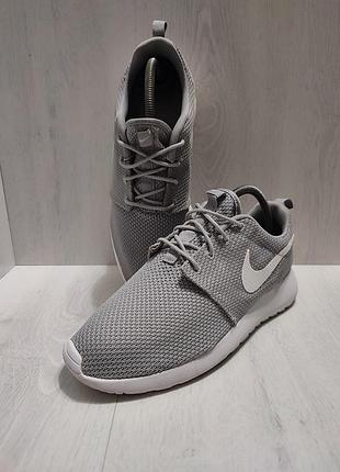 Кроссовки nike 41- стелька 26 см