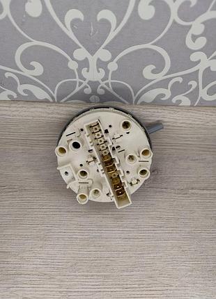 Пресостат (датчик уровня воды) indesit, ariston 16000852900 / 792126