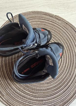 Дитячі черевики adidas terrex mid gtx 27розміру 3